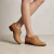 Zapatos acordonados de cuero color suela. Modelo Sarov de Las Boleras.