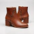 Bota corta de cuero combinada en color suela. Modelo Trish de Las Boleras.