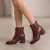 Bota corta de cuero combinada en color bordó. Modelo Trish de Las Boleras.