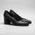 Zuecos de cuero color negro. Modelo Yade de Las Boleras.