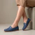 Mocasín de cuero color azul. Modelo Luca de Las Boleras.