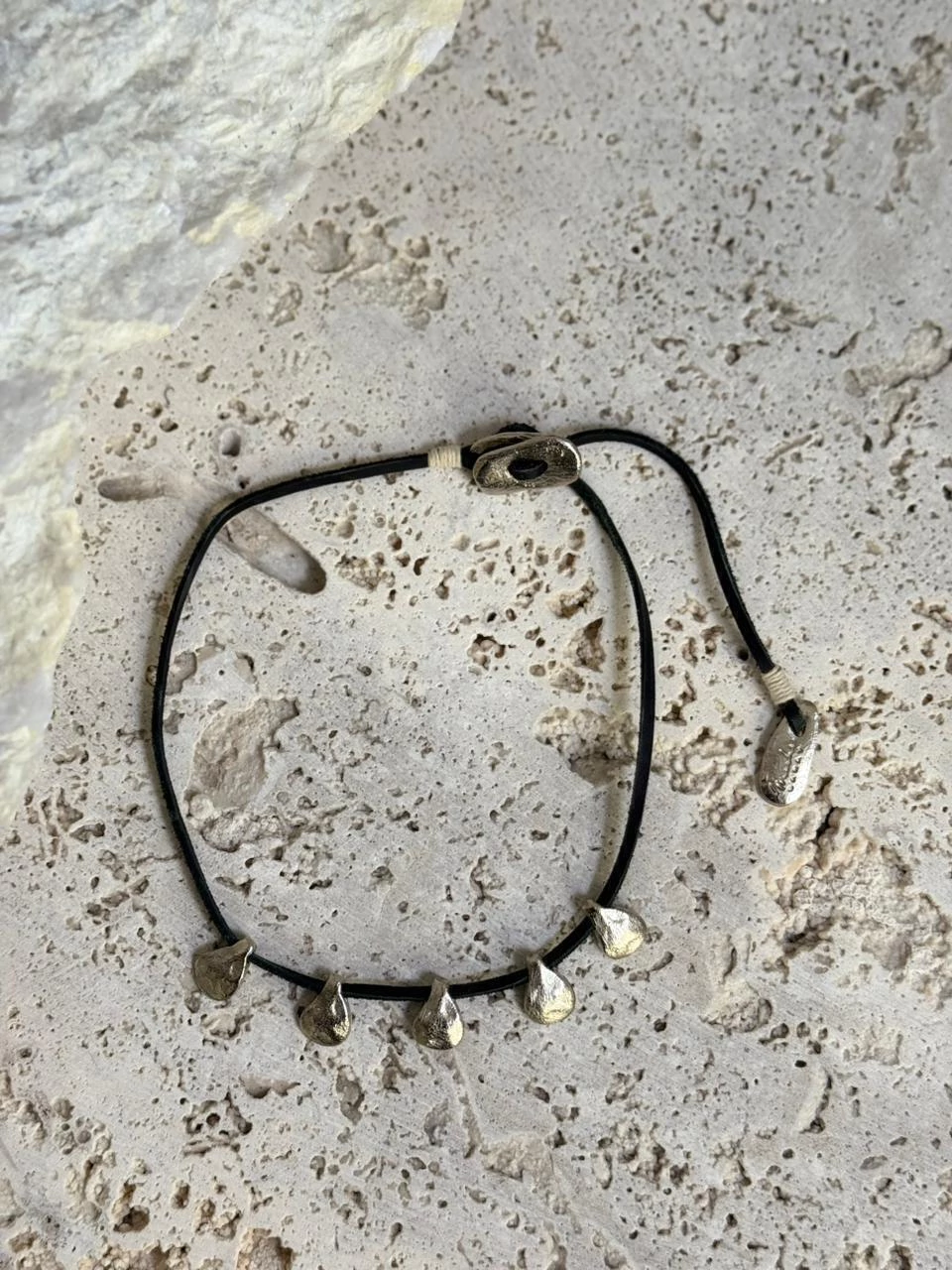 COLLAR LAOS PLATEADO