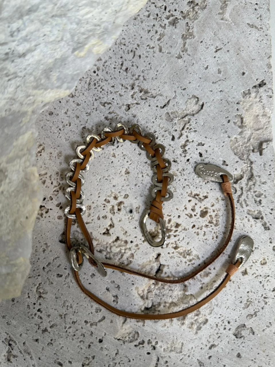 Pulsera cedrón plateada