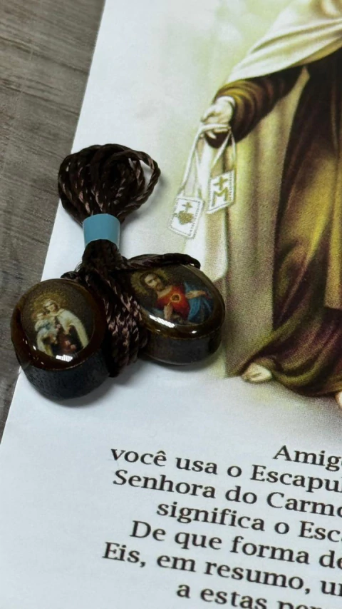 Escapulário de Nossa Senhora do Carmo - Madeira Oval - comprar online