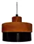 Lámpara colgante de una luz, diseño redondo de madera maciza de cedro con un acabado en tonos marrón y negro.
