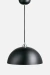 Colgante Eric Medium de color negro, con un diseño moderno y elegante, suspendido por un cable negro.