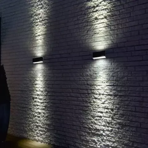 Hermoso bidireccional en fundición de aluminio color negro que destaca
tus espacios otorgando efecto luminoso!!