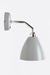 Aplique de pared Scandium con diseño moderno y acabado en color gris, ideal para decoración de interiores.