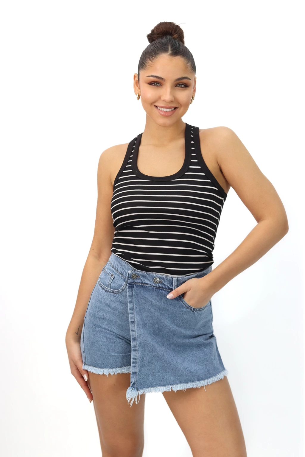 SHORT POLLERA MODELO KORA