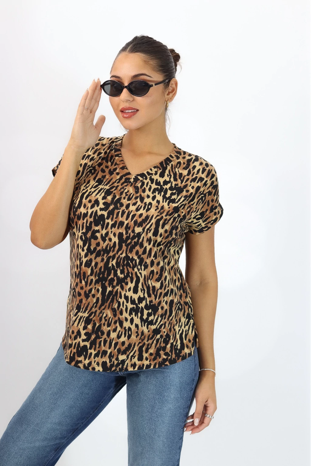 REMERA PRINT CUELLO V
