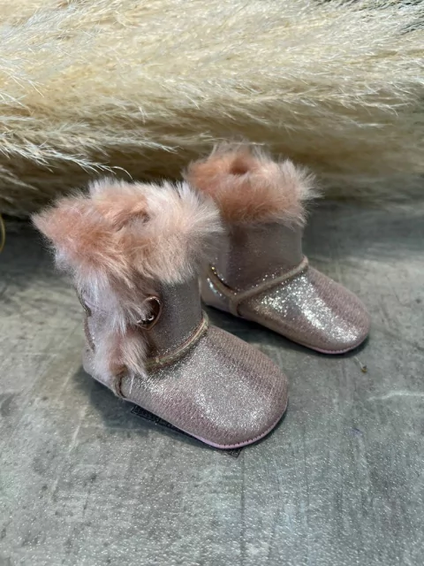 BOTA ROSA BRILLO CON PIEL NO CAMINANTE 6242