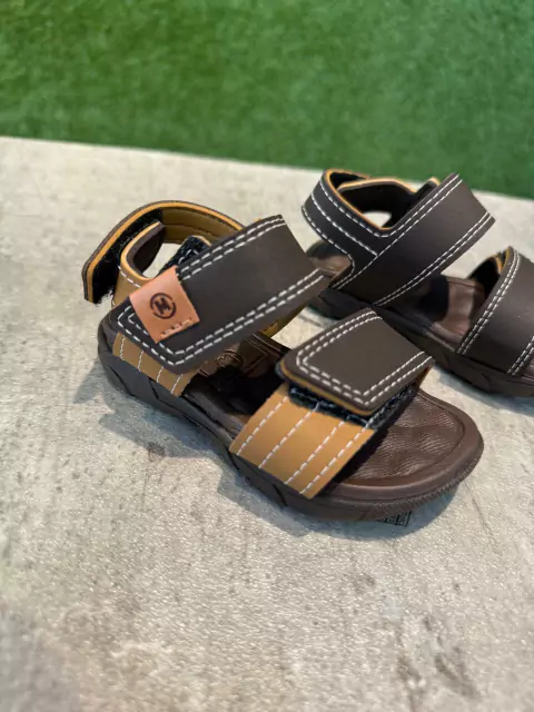 SANDALIA MARRON C/ABROJOS .7902