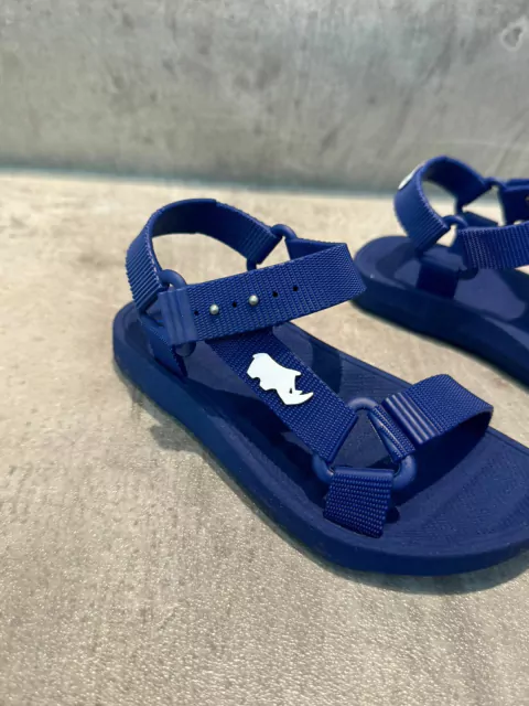 SANDALIA DE GOMA AZUL .7984 .8464