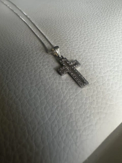 Colgante Cruz en plata con piedras Brillantes y cadena en internet