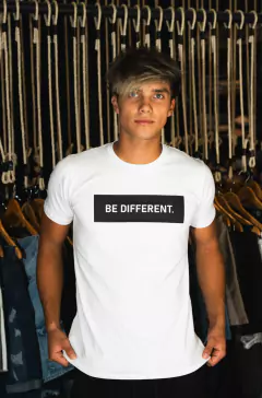 REMERA BE DIFERENT (JOREDIF) - comprar online