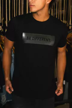 REMERA BE DIFERENT (JOREDIF)