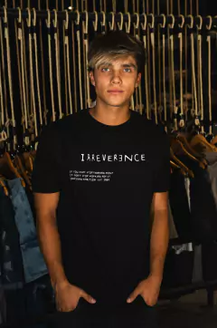 REMERA IRREVERENCE (FAREIRR) en internet