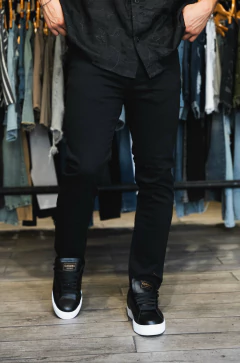 JEAN NEGRO LISO (REJENE1)