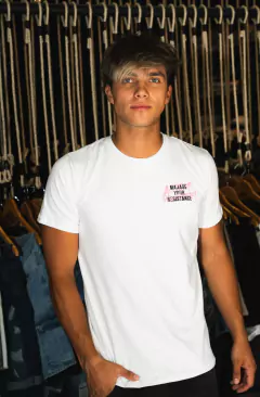 REMERA RESISTANCE (JORERES) en internet