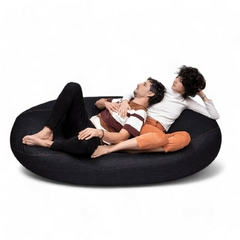 BEANBAG · O V A L · BLACK