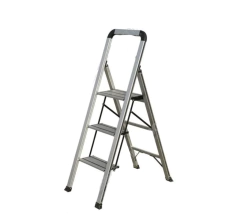 Escalera plegable aluminio tres escalones