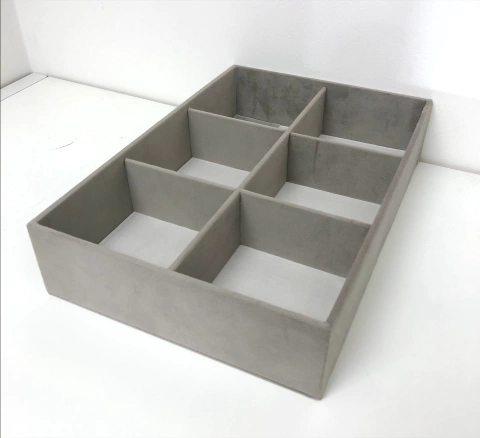 Bandeja Charlotte porta cinturones gris