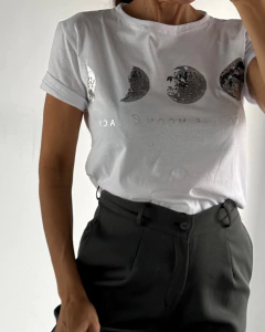 REMERA TO THE MOON