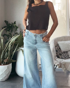 MUSCULOSA DE LINO CLAUDIA en internet