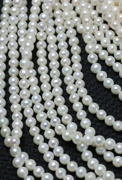 Perla de Vidrio 8 mm blanca 108 pc Aprox por tira