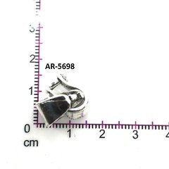 AR-5698