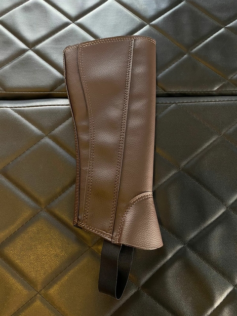 Perneira Couro Sintético Marrom