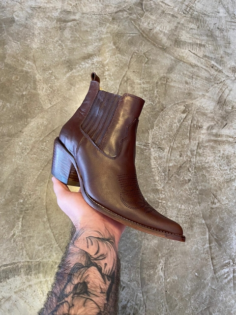 Bota Silverado Feminina Cano Curto Café 2251