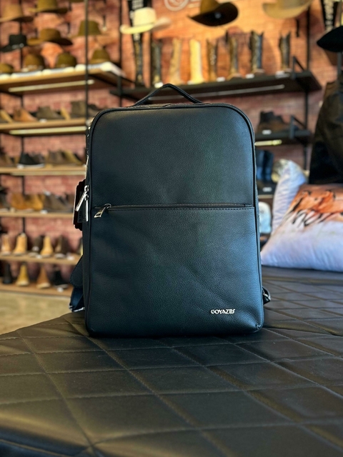 Mochila Goyazes Preta Couro Legítimo B 1828