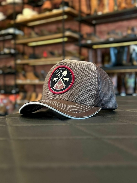 Boné Texas Bull Marrom Escuro com Símbolo Vermelho