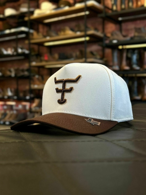 BONÉ TEXAS FARM OFF WHITE/MARROM CAFÉ - TF969