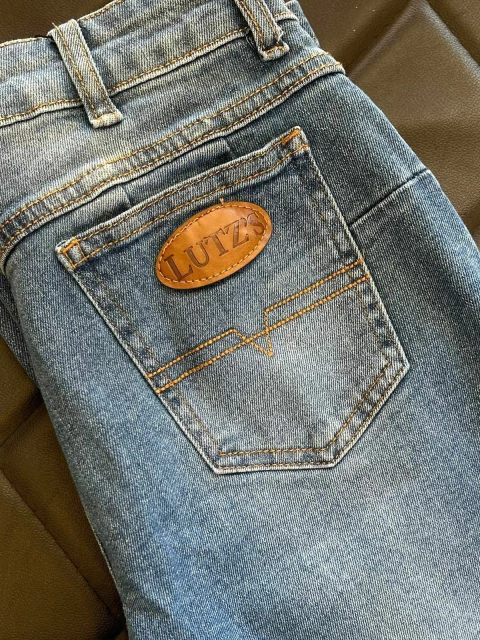 Calça Jeans LUTZS Isa Delavê - comprar online