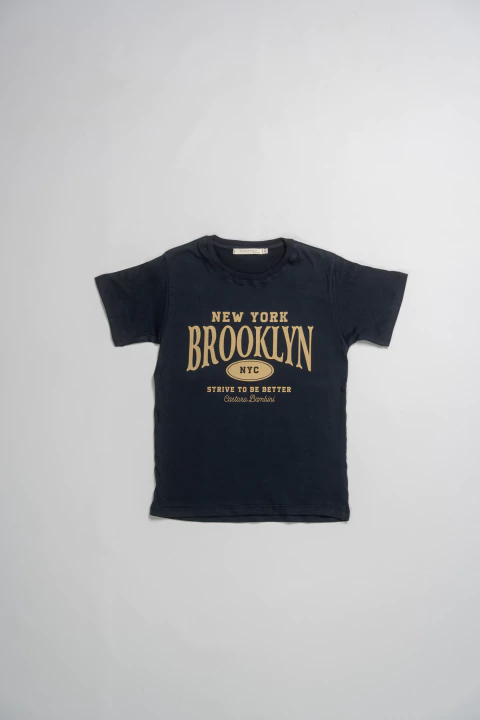 Remera estampa Brooklyn - comprar online