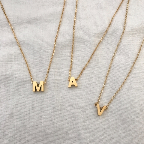 Collar Letter Dorado