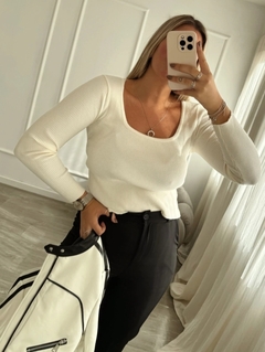 Sweater escote cuadrado - Lola Dots 
