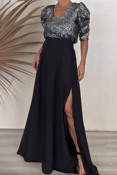 Blusa Katia pailettes negro/plata + Maxifalda Bogota crepe negro - comprar online