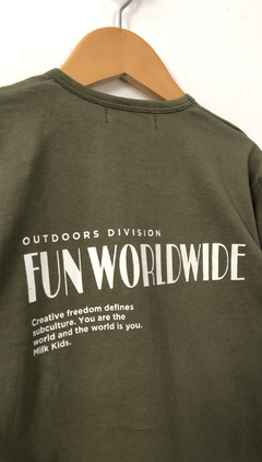 Remera WORLD en internet