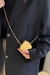 Bolsa de Ombro Pequena e Metálica com Formato Fashion Abelha