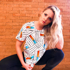 Camiseta Branca Future Retrô