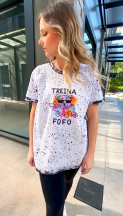 Camiseta Branca Treina Fofo colorida na internet