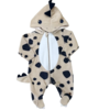 Macacão de bebê em formato de dinossauro, com capuz e estampa de manchas pretas sobre fundo claro.