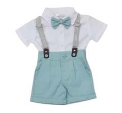 Conjunto infantil Leley 0086 com camisa branca, suspensório e calça curta na cor verde água.
