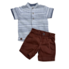 Conjunto Paraiso com camisa de listras cinza e bermudinha marrom