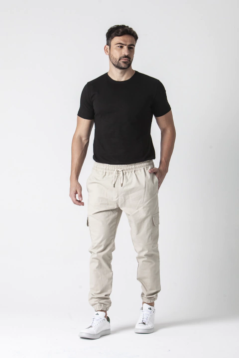 JOGGER GABARDINA/ELASTANO BOLSILLOS PLACA