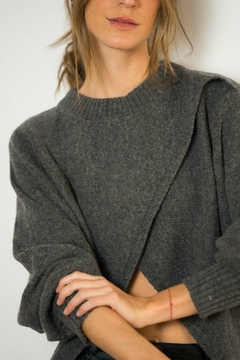 SWEATER CRUZADO en internet