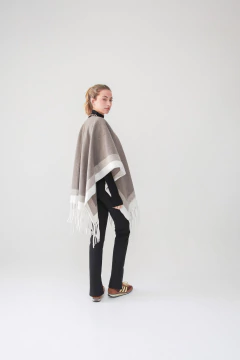 PONCHO RIHANA